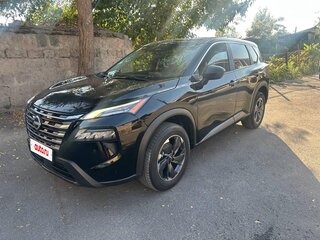 2024 Nissan Rogue III Рестайлинг, чёрный, 2150000 рублей, вид 1