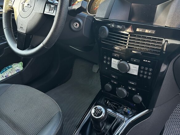 2010 Opel Astra H Рестайлинг, белый, 580000 рублей - вид 12
