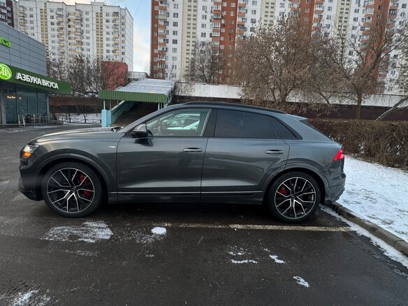 2020 Audi Q8 55 TFSI I (4M), серый - вид 3