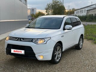 2013 Mitsubishi Outlander III, белый, 1190000 рублей, вид 3