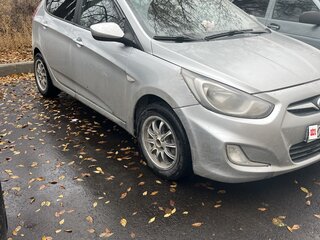 2011 Hyundai Solaris I, серебристый, 450000 рублей, вид 3
