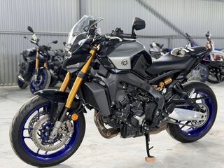 2024 Yamaha MT-09 (FZ-09), синий, 1470000 рублей, вид 2