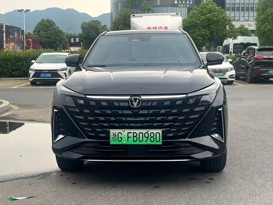 Открыть фотографии: Changan UNI-Z