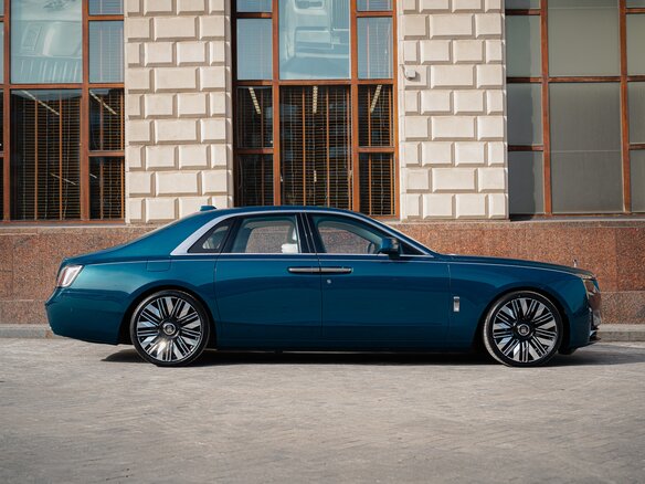 2026 Rolls-Royce Ghost II Рестайлинг (Series II), синий - вид 4