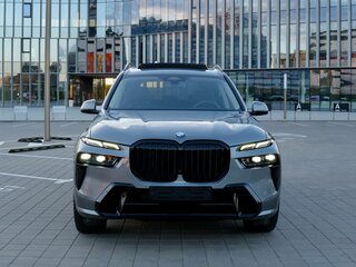 2025 BMW X7 40i I (G07) Рестайлинг, серый, 6399999 рублей, вид 4