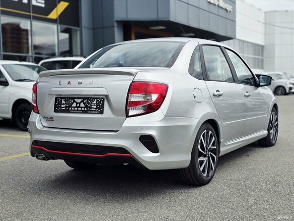 2026 Lada (ВАЗ) Granta Sport I Рестайлинг, серебристый, 1607000 рублей - вид 9