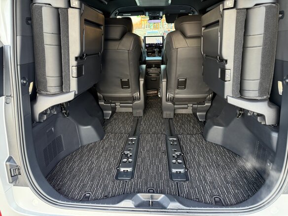 2023 Toyota Alphard IV, белый - вид 25