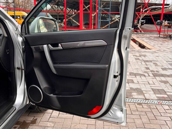2013 Chevrolet Captiva I Рестайлинг, серебристый, 1150000 рублей - вид 26