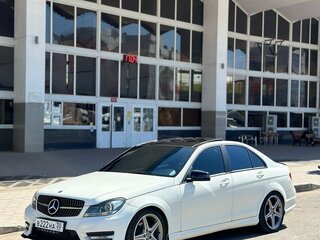 2012 Mercedes-Benz C-Класс 180 BlueEFFICIENCY III (W204) Рестайлинг, белый, 1500000 рублей, вид 1