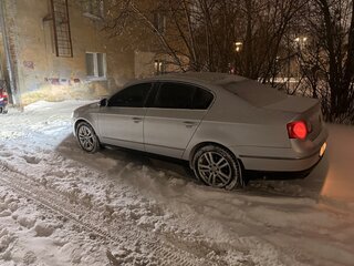 2009 Volkswagen Passat B6, серебристый, 810000 рублей, вид 4