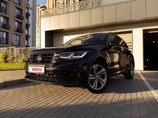 2021 Volkswagen Tiguan II Рестайлинг, чёрный, 4450000 рублей, вид 3
