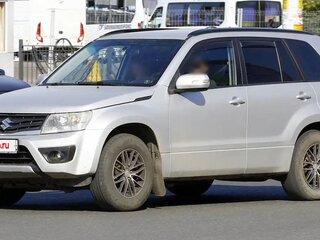 2013 Suzuki Grand Vitara II Рестайлинг 2, серебристый, 1300000 рублей, вид 1