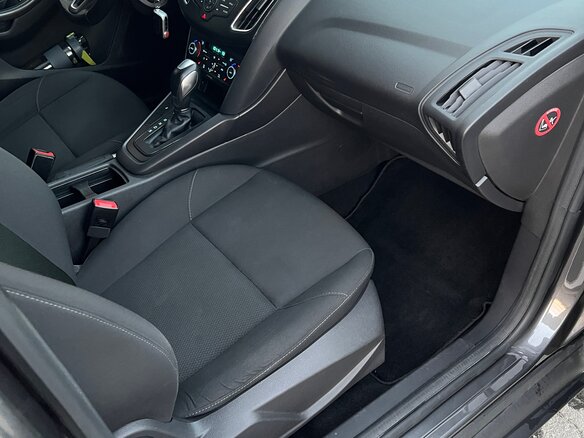 2017 Ford Focus III Рестайлинг, серый, 950000 рублей - вид 9