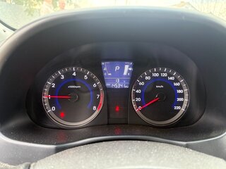 2012 Hyundai Solaris I, серый, 680000 рублей, вид 5