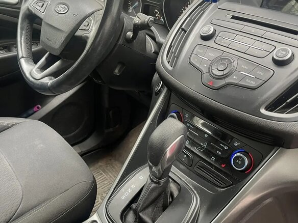 2018 Ford Kuga II Рестайлинг, красный, 1850000 рублей - вид 6