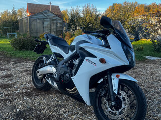 2016 Honda CBR 650F, белый, 650000 рублей, вид 4