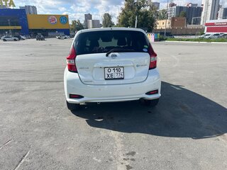 2018 Nissan Note e-Power II Рестайлинг, белый, 1350000 рублей, вид 5