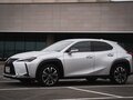 2020 Lexus UX 260h I, серебристый, 3000000 рублей - вид 4