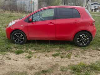 2008 Toyota Yaris II, красный, 525000 рублей, вид 4