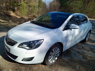 2011 Opel Astra J, белый, 725000 рублей, вид 1