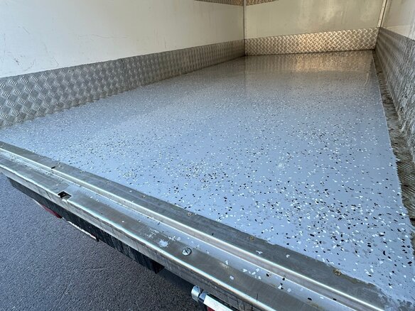 2013 Mercedes-Benz Sprinter, белый, 2799000 рублей - вид 2
