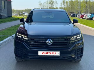 2019 Volkswagen Touareg III, чёрный, 4600000 рублей, вид 2