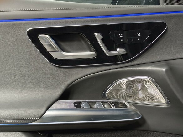 2025 Mercedes-Benz E-Класс 300 VI (W214, S214), чёрный - вид 5