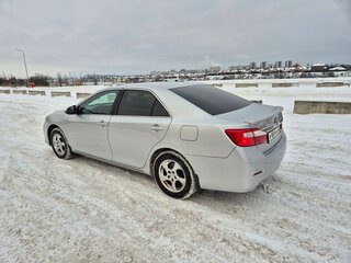 2012 Toyota Camry VII (XV50), серебристый, 1380000 рублей, вид 2