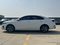 2022 Kia K3 II (China Market) Рестайлинг, белый, 2033000 рублей - вид 1