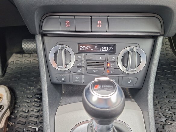 2013 Audi Q3 I (8U), серебристый, 1630000 рублей - вид 12