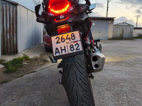 2019 Honda VFR 800, красный, 795000 рублей, вид 3