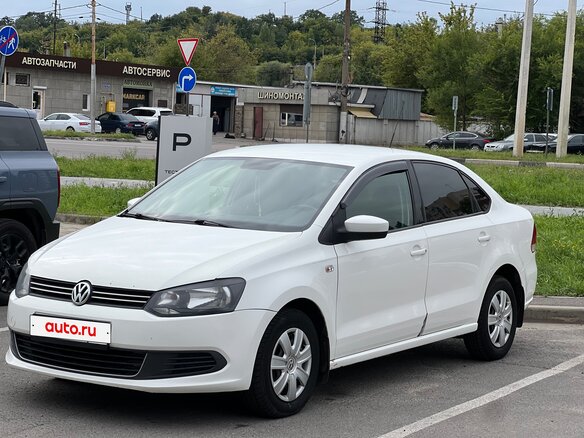 2013 Volkswagen Polo V, белый, 588000 рублей