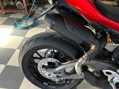 2025 Ducati Streetfighter V2, красный, 2400000 рублей, вид 4