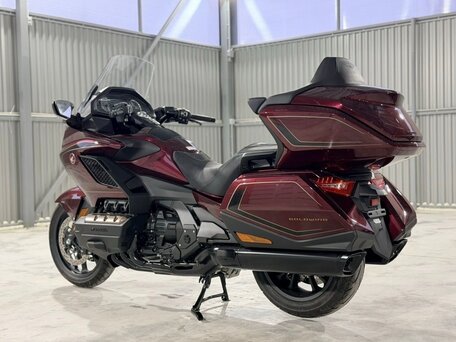 2025 Honda GL 1800 Gold Wing, красный, 3400000 рублей, вид 5