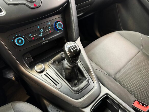 2018 Ford Focus III Рестайлинг, белый, 1235000 рублей - вид 14