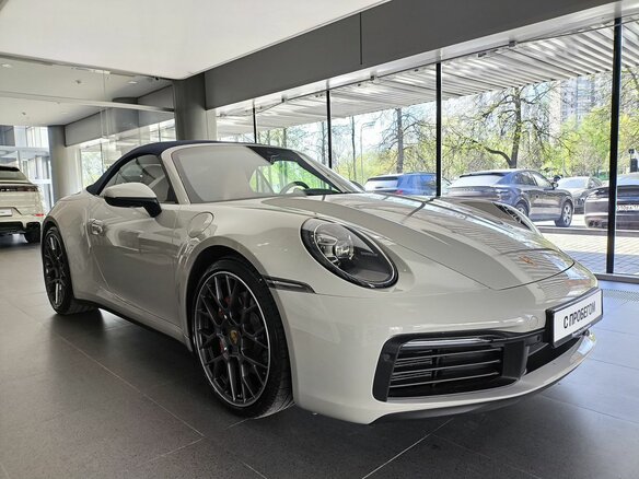 2020 Porsche 911 Carrera 4S VIII (992), серый, 13300000 рублей - вид 3