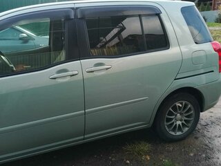 2003 Toyota Raum II, серебристый, 490000 рублей, вид 3