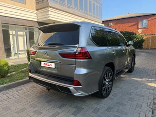 2021 Lexus LX 570 III Рестайлинг 2, серый, 12955369 рублей, вид 2