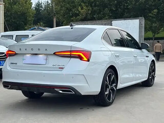 2022 Skoda Octavia IV (A8), белый, 2170000 рублей, вид 4
