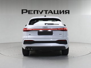 2025 Audi Q5 Sportback TFSI quattro S tronic II (GU), белый, 7499000 рублей, вид 4