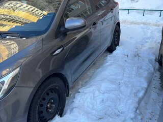 2017 Kia Rio III Рестайлинг, серый, 1070000 рублей, вид 3