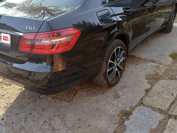 2010 Mercedes-Benz E-Класс 200 5G-Tronic IV (W212, S212, C207), чёрный, 1200000 рублей - вид 2