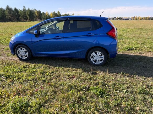 2017 Honda Fit III Рестайлинг, синий, 950000 рублей - вид 5