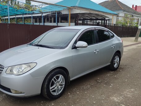 2010 Hyundai Elantra IV (HD), серебристый, 650000 рублей, вид 1