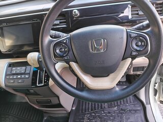 2015 Honda Stepwgn V, зелёный, 1850000 рублей, вид 5