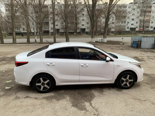 2017 Kia Rio IV, белый, 1275000 рублей, вид 5