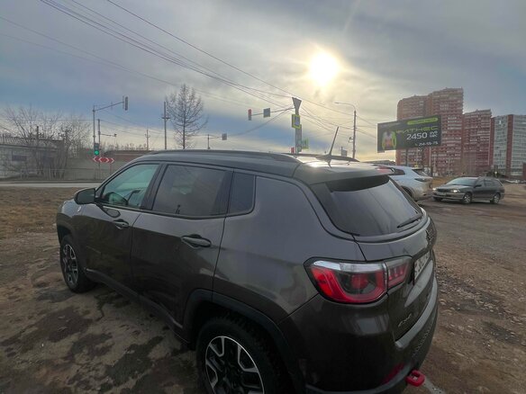 2019 Jeep Compass TrailHawk II, серый, 1600000 рублей - вид 4