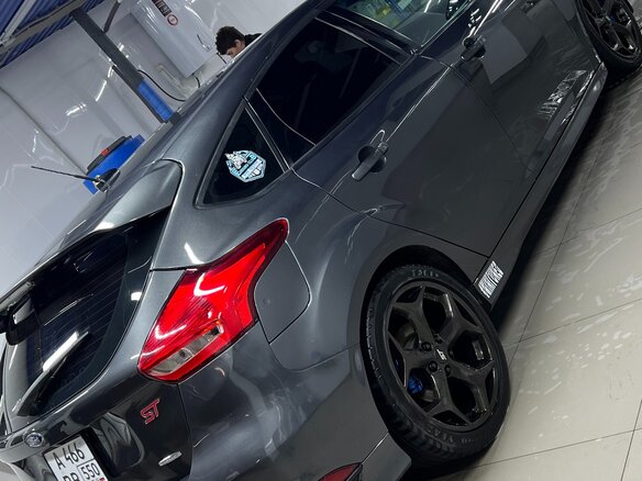 2017 Ford Focus ST III Рестайлинг, серый, 1725000 рублей - вид 9
