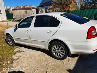 2011 Skoda Octavia II (A5) Рестайлинг, белый, 700000 рублей, вид 3