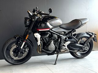 2021 Triumph Trident 660, чёрный, 930000 рублей, вид 4